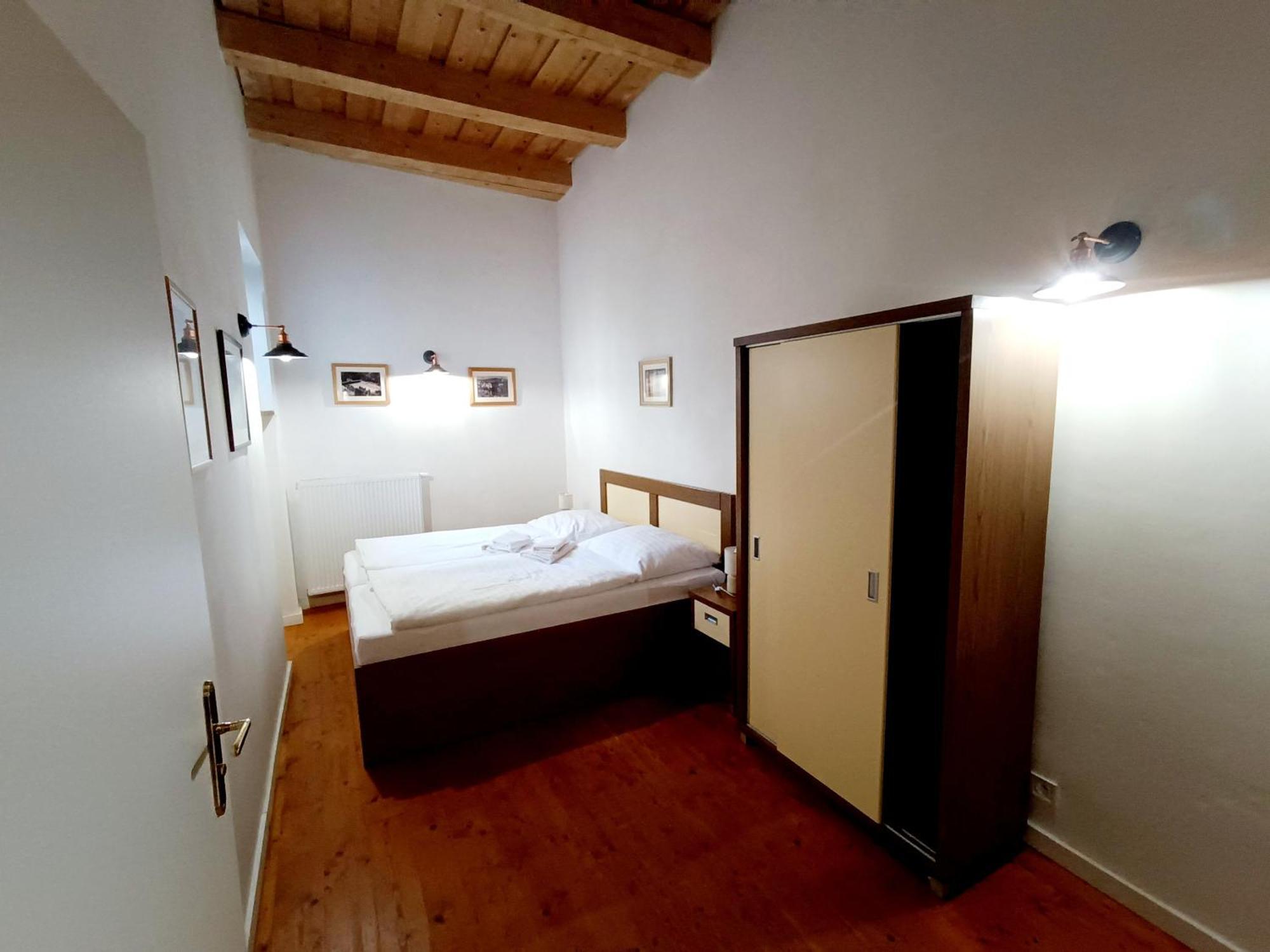 Hostel Cosmopolitan* Banská Štiavnica エクステリア 写真